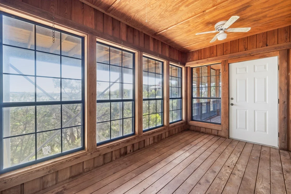Photo of 18409 Lakepoint CV