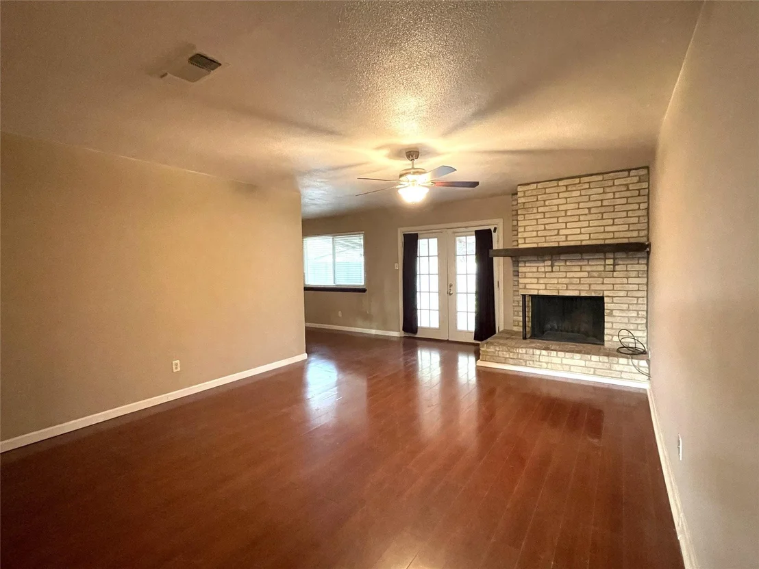 Photo of 5608 PEPPERTREE PKWY