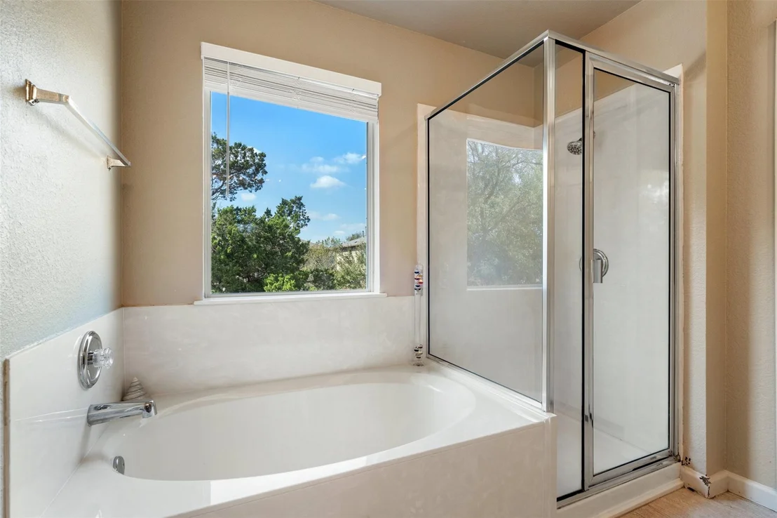 Photo of 11612 Bruce Jenner LN