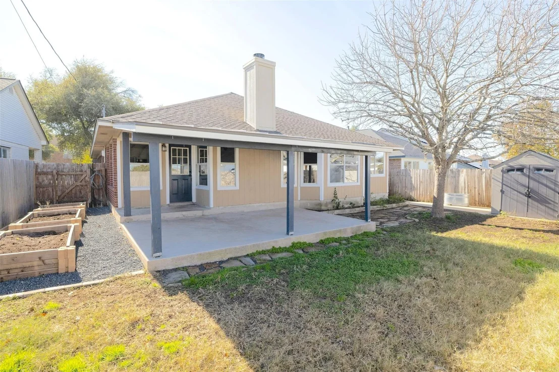 Photo of 2449 Roundabout LN