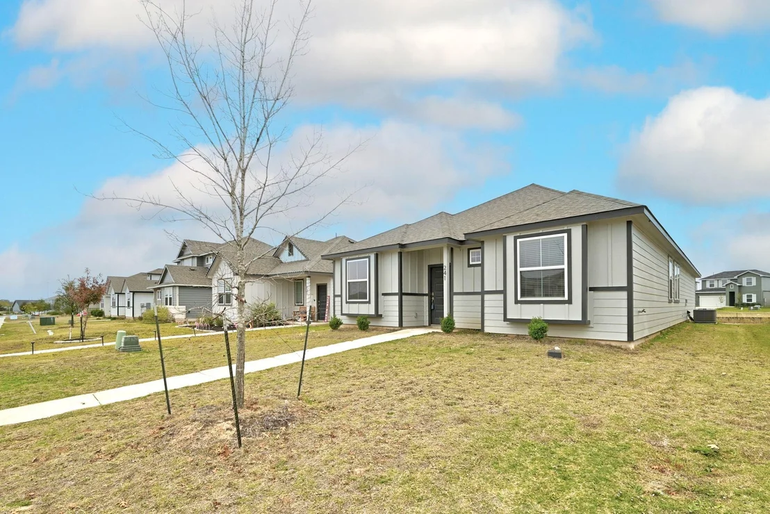Photo of 241 Banff DR