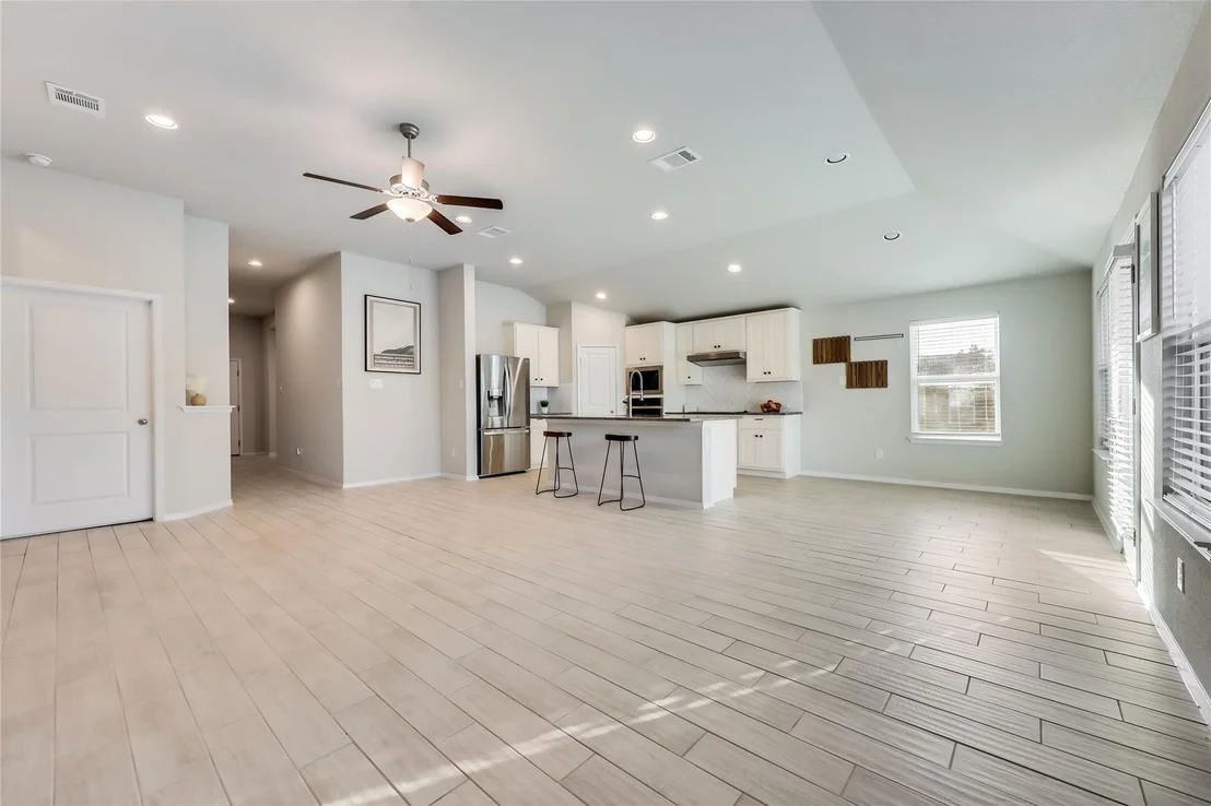 Photo of 21522 Horseshoe LOOP