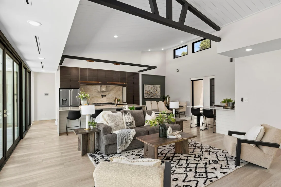 Photo of 2637 Campestres