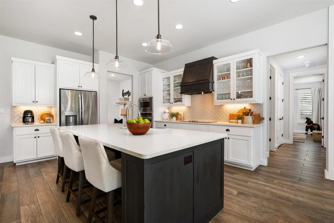 Photo of 220 Highland Oaks