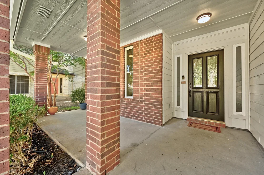 Photo of 329 Cullen BLVD