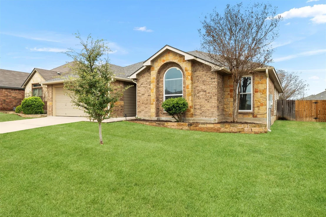 Photo of 5932 Alexandria DR