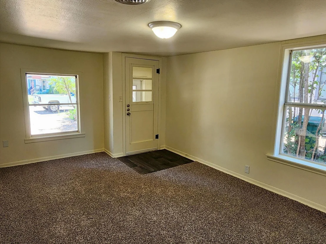 Photo of 124 Circle DR