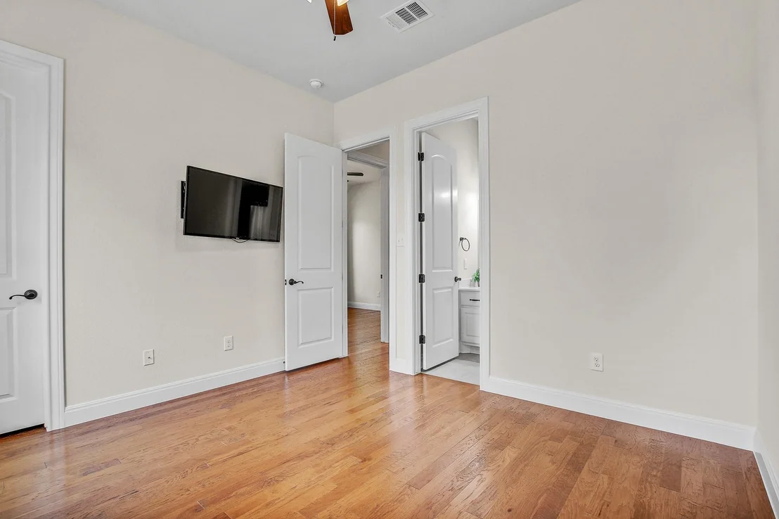 Photo of 272 Pine Post CV