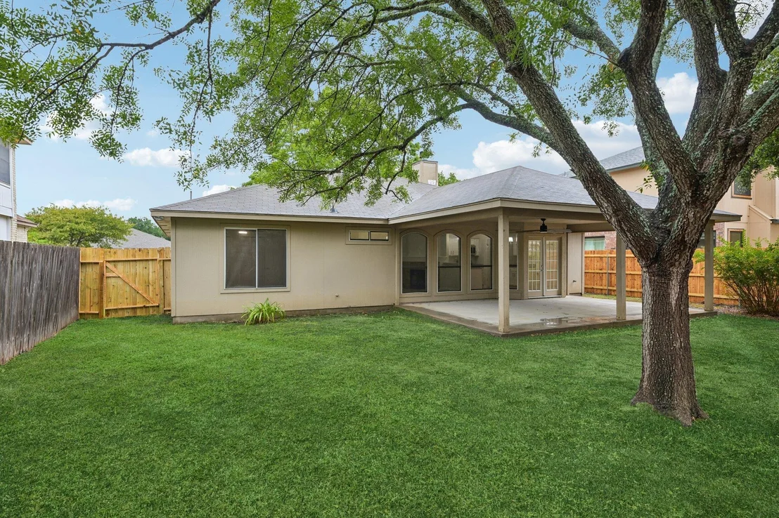 Photo of 500 Britni LOOP