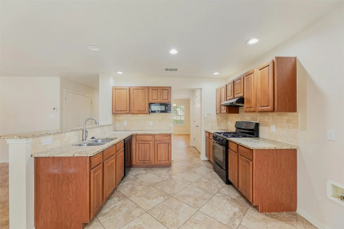 Photo of 18412 Sunhaven CV