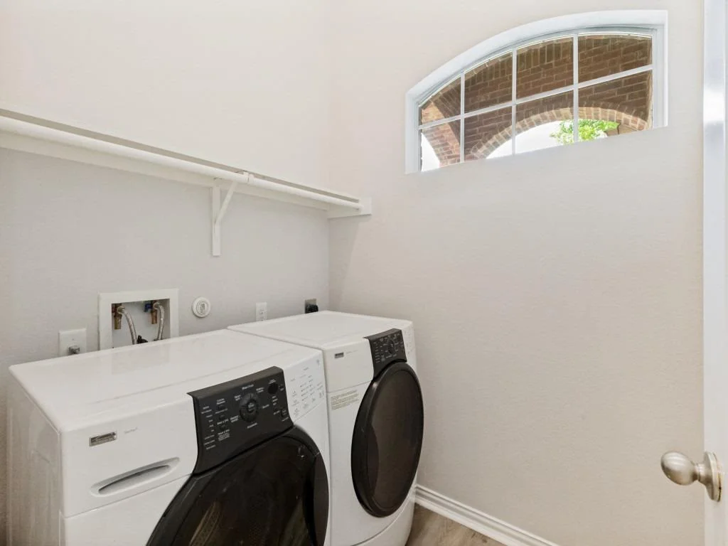 Photo of 232 Strawberry Blonde DR