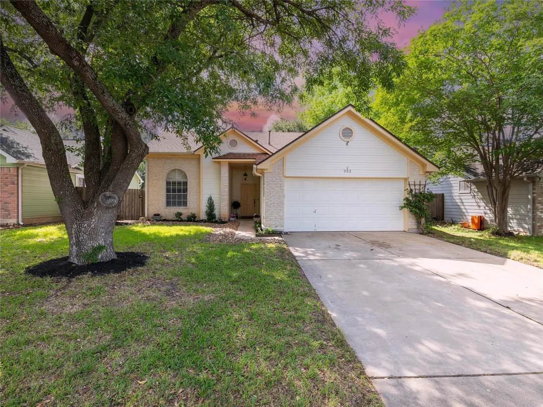 Photo of 903 Deer Grove DR