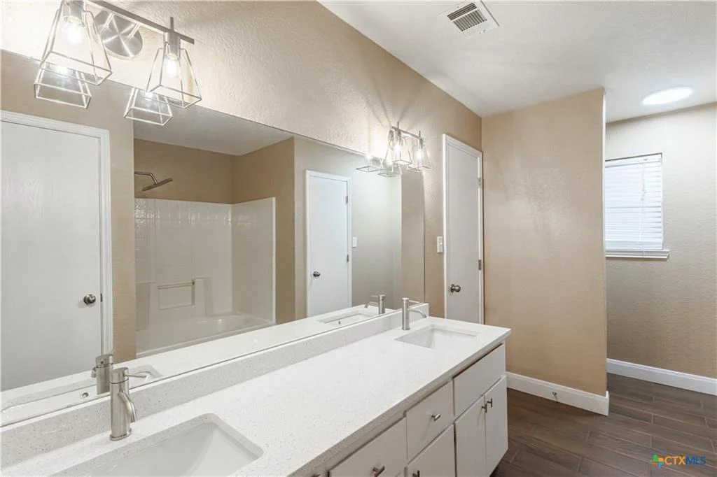 Photo of 4307 Menard DR