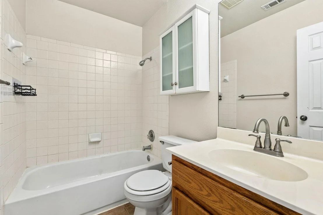 Photo of 5801 McNaughton N
