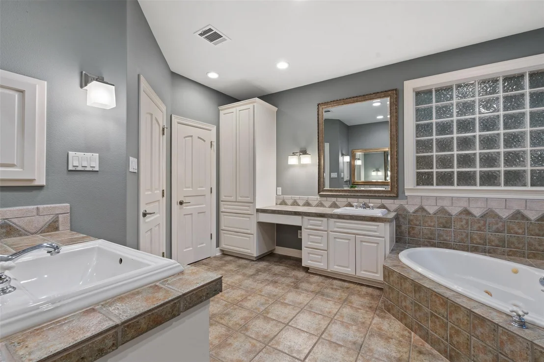 Photo of 127 Roberts CIR