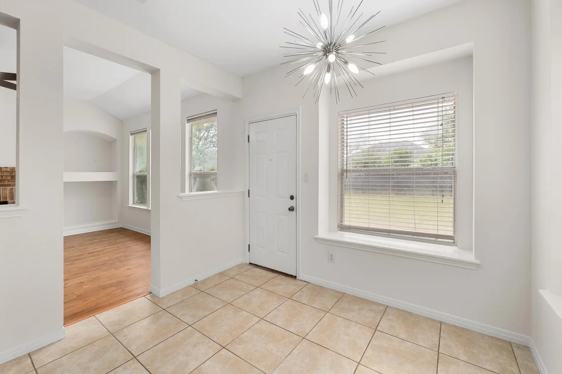 Photo of 1105 Woodview DR