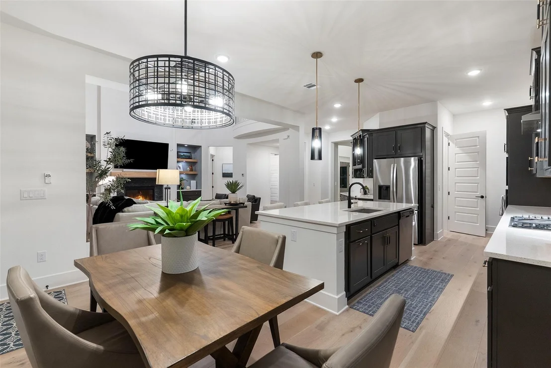 Photo of 721 Rawson BND