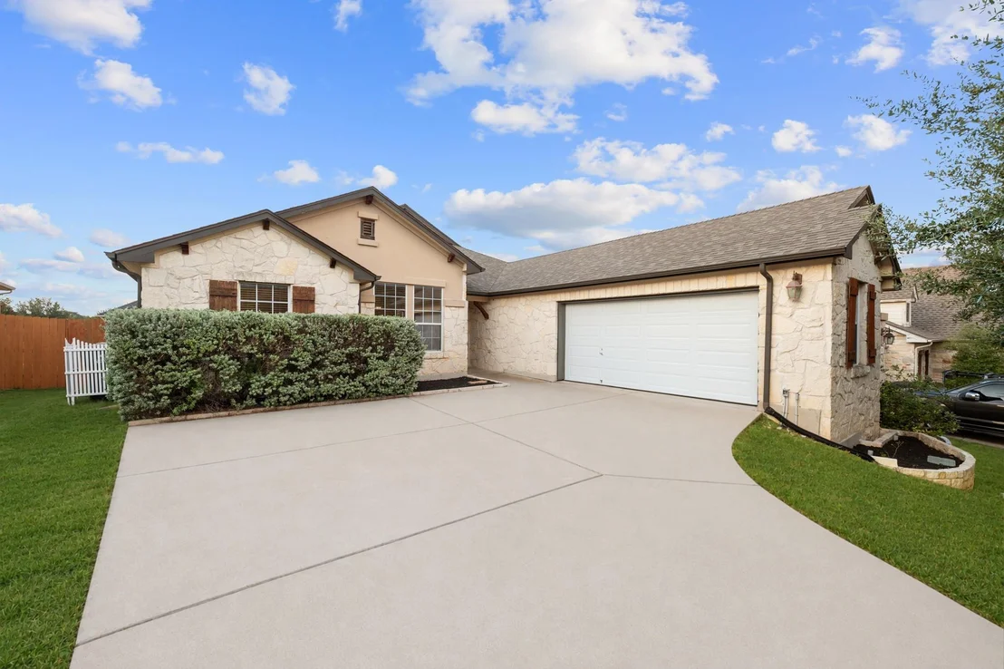 Photo of 545 Manchester LN