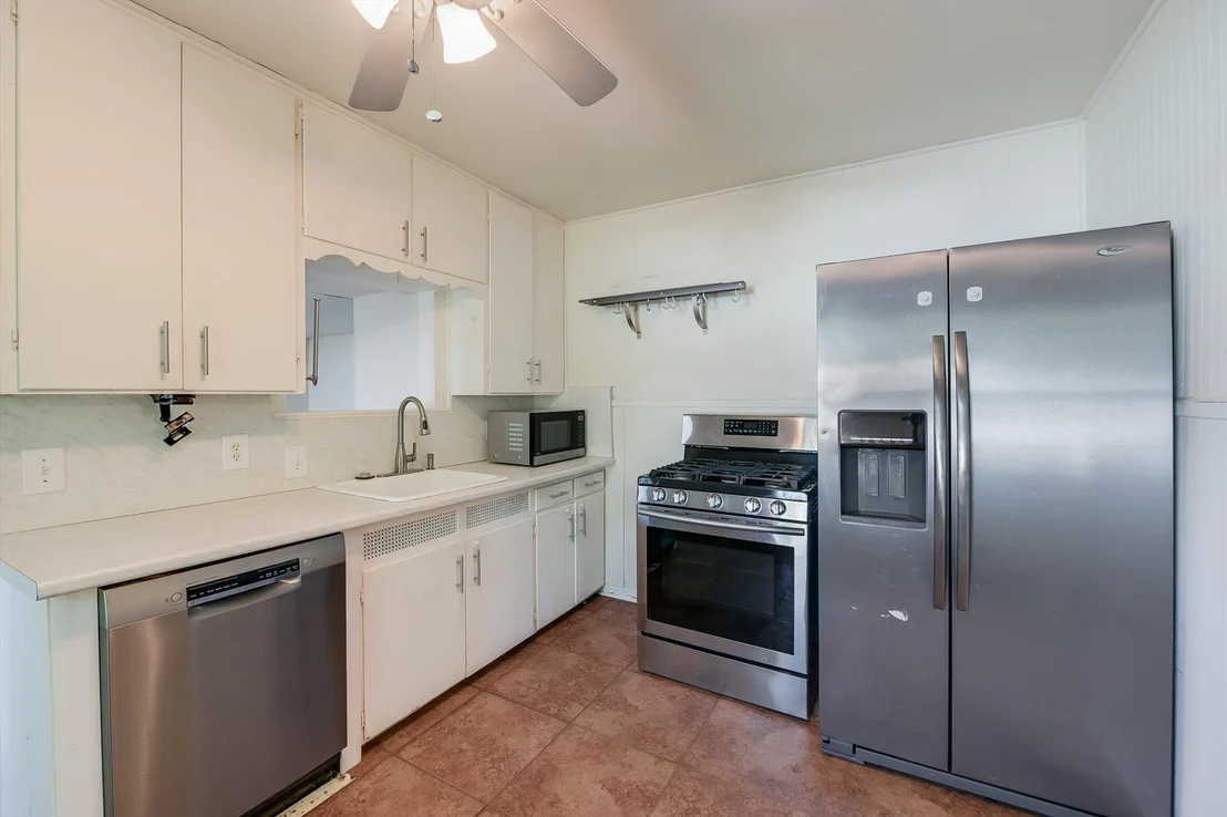 Photo of 212 W 55th ST