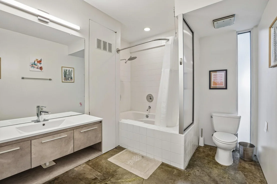 Photo of 208 Lessin LN