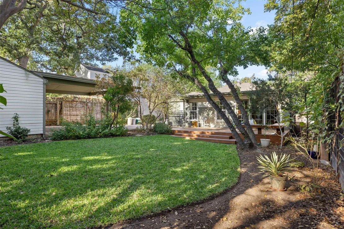 Photo of 2203 Mountain View RD