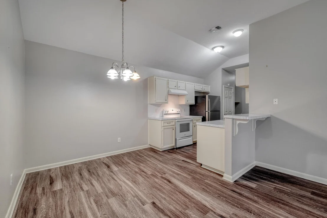 Photo of 2155 Redwing WAY
