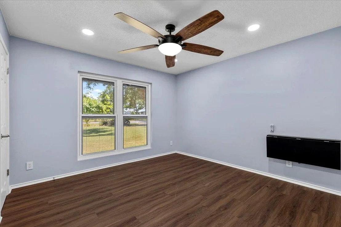 Photo of 154 Shoreline DR