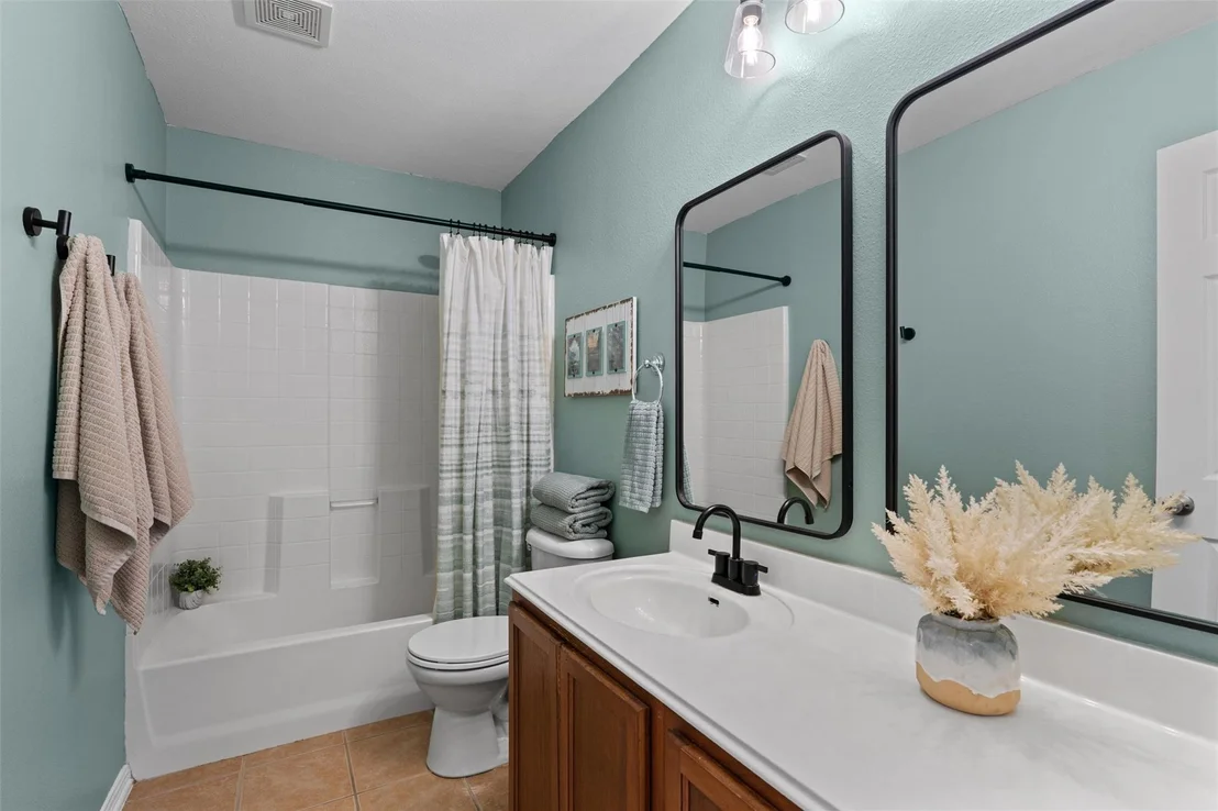 Photo of 1605 Teal TRL