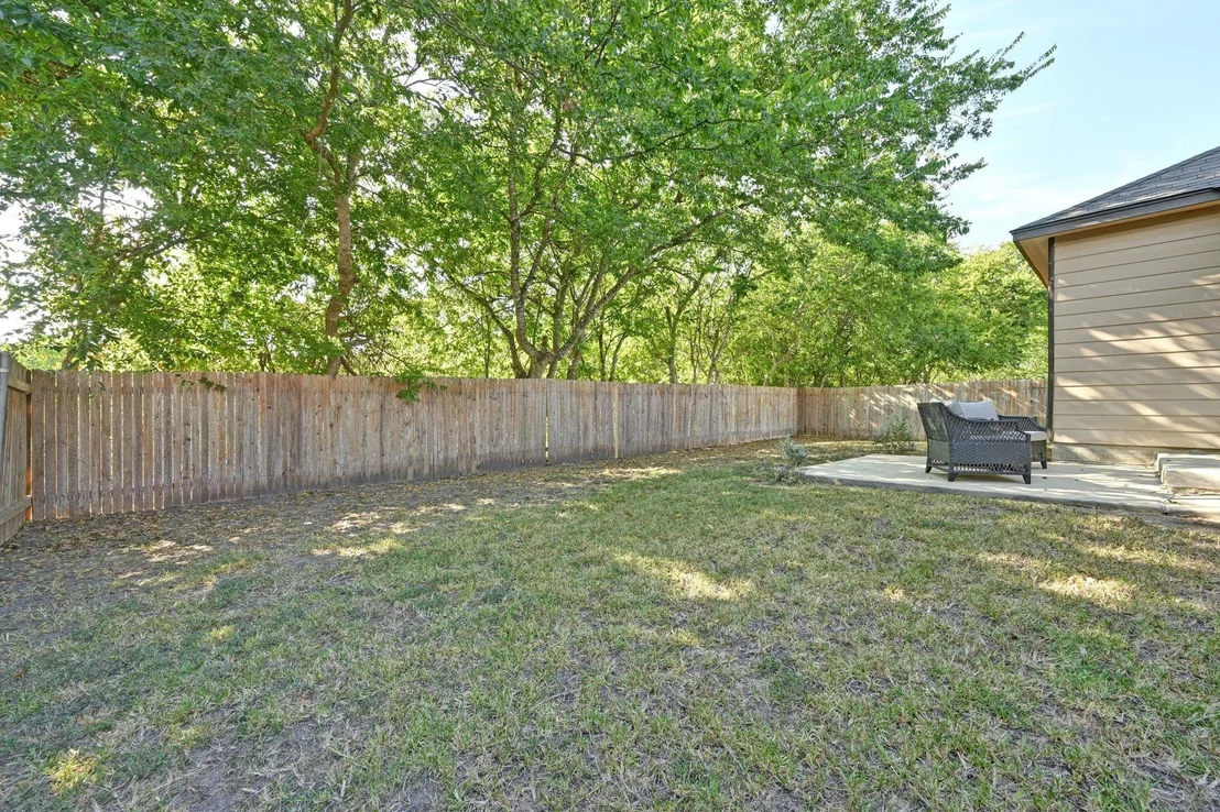 Photo of 905 Apricot DR