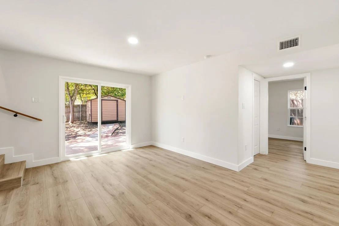 Photo of 903 Potomac PATH