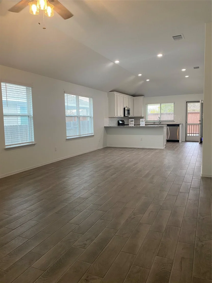 Photo of 128 Riverhill DR