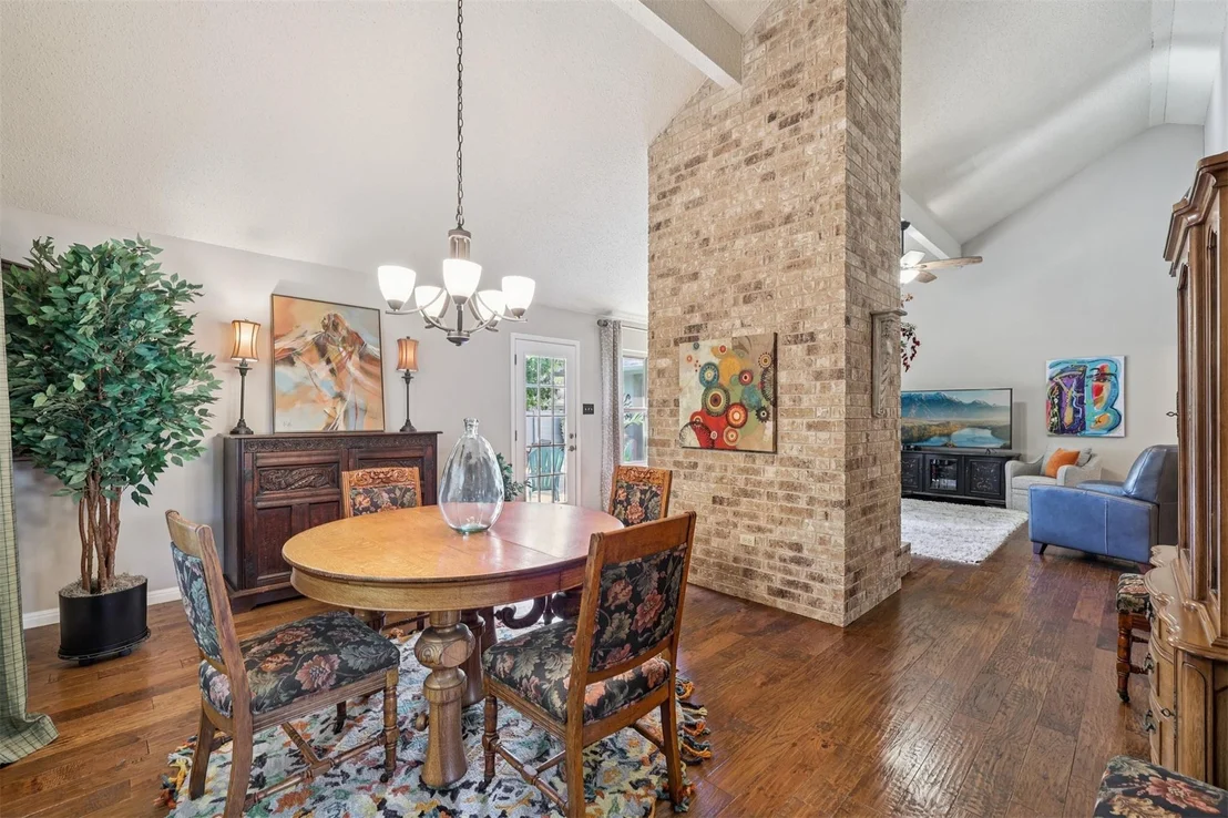 Photo of 5831 Secrest DR
