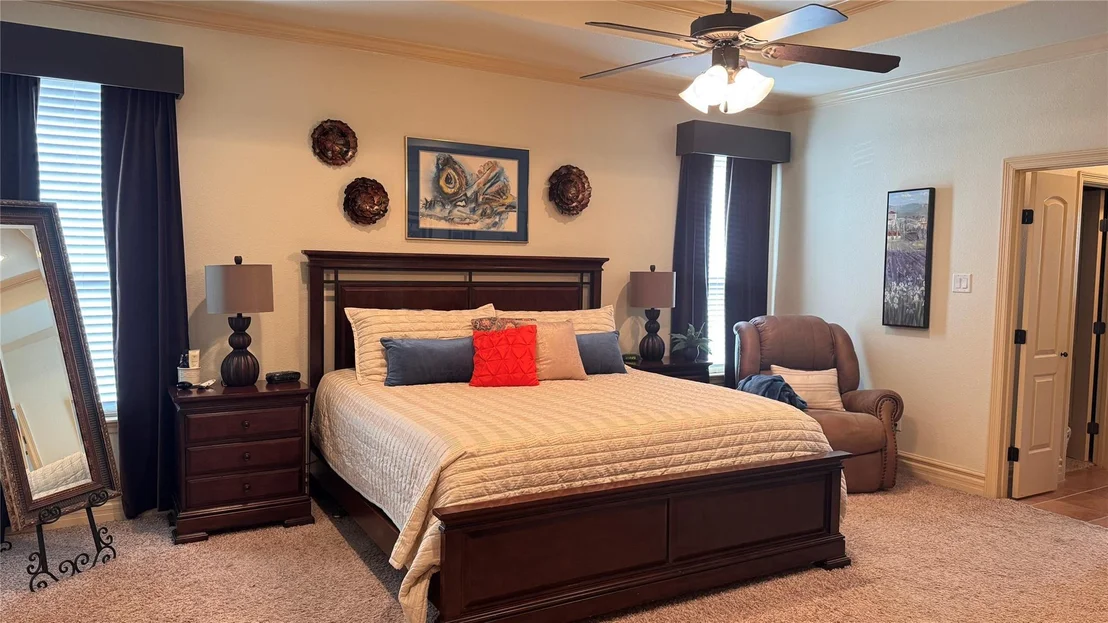 Photo of 385 Green Park DR