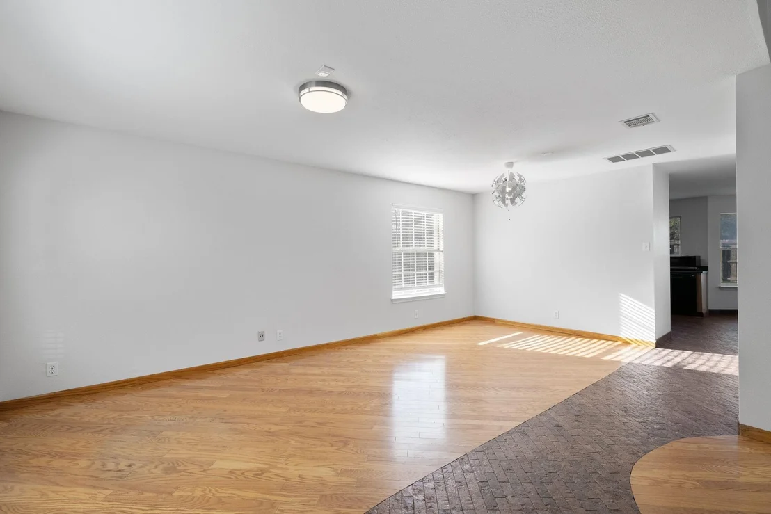 Photo of 12708 Parkland DR