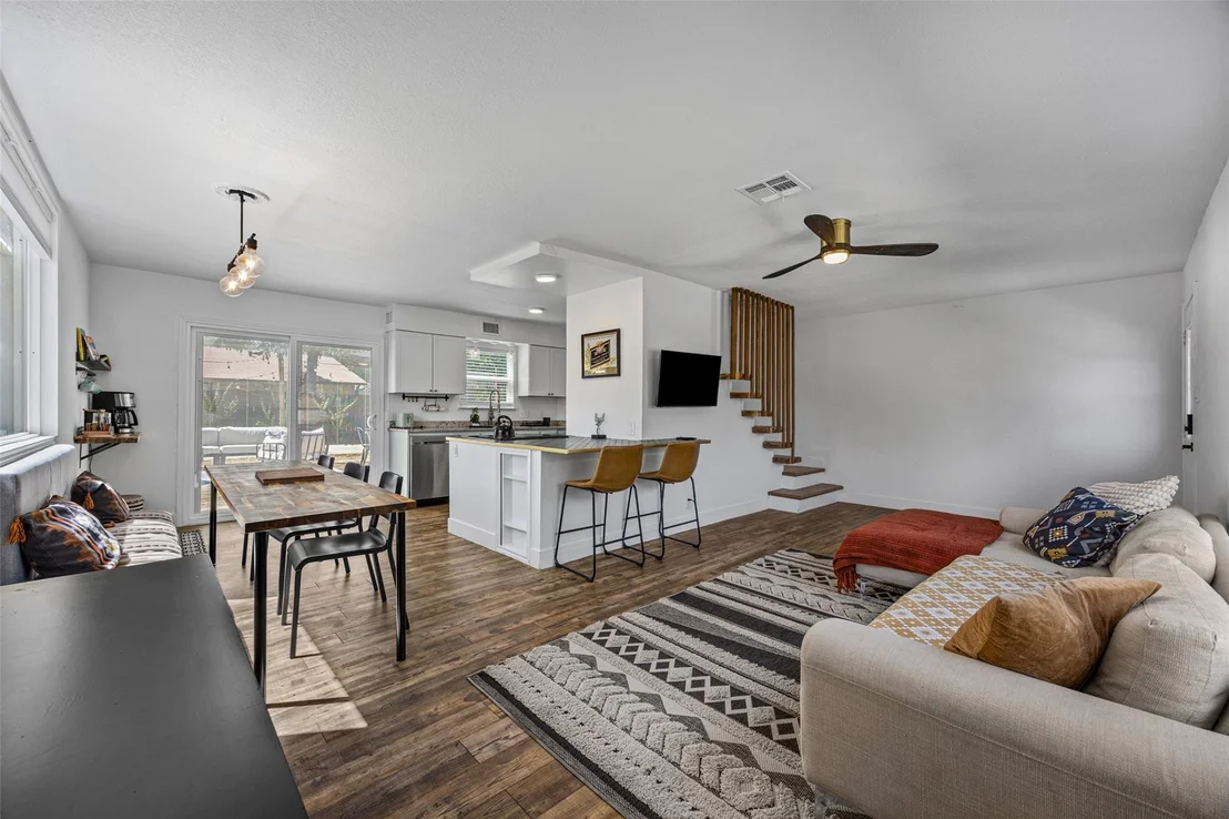 Photo of 1101 Kenyon DR
