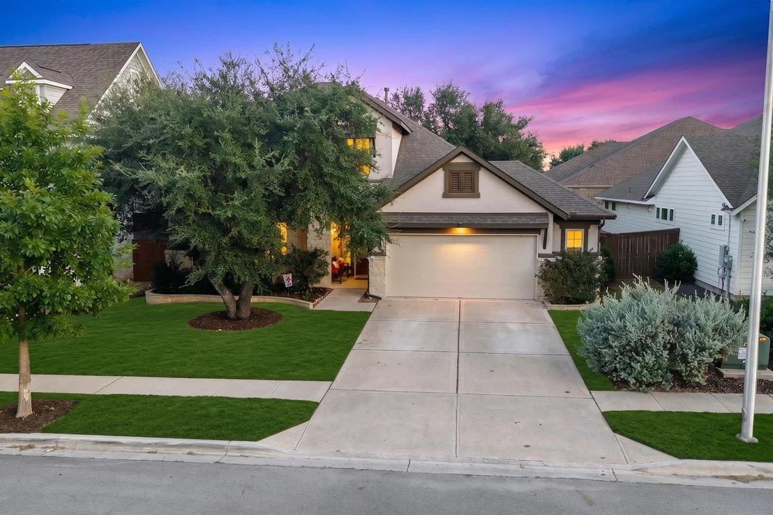 Photo of 812 Heartleaf DR