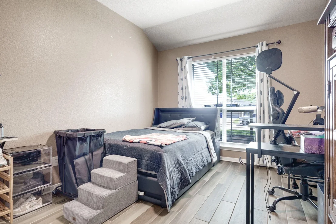 Photo of 2411 Scott DR