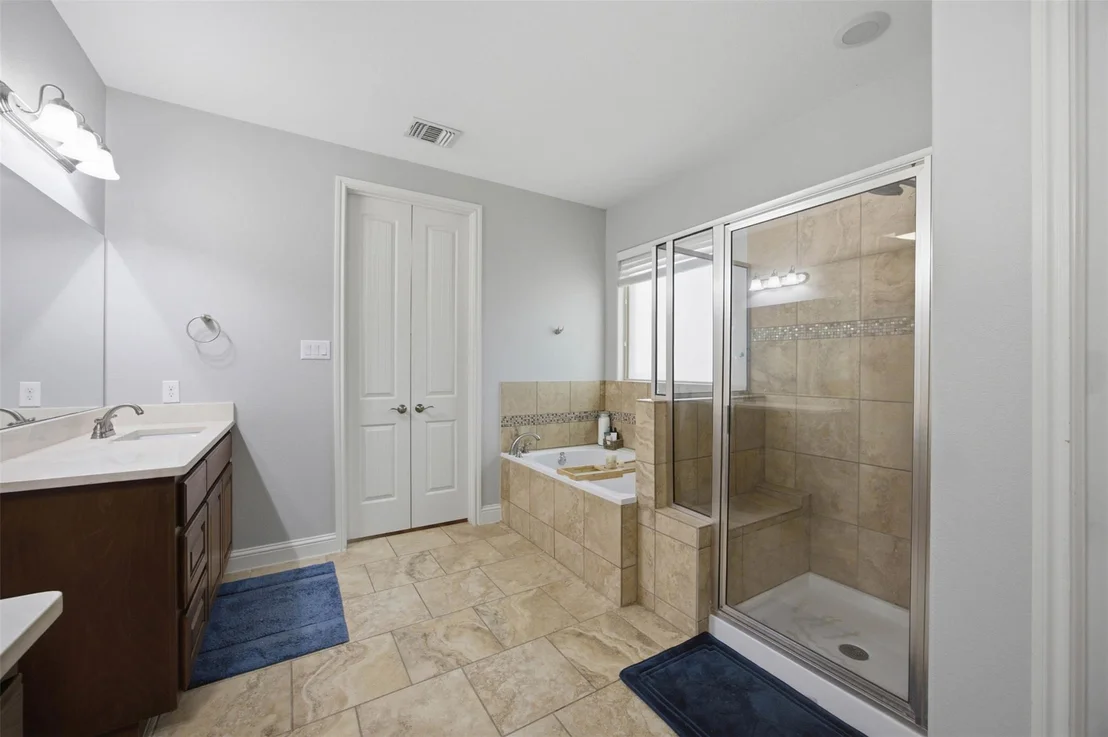 Photo of 1016 Winding Way DR