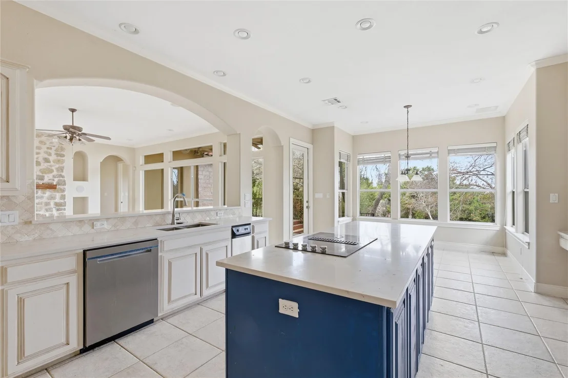 Photo of 4321 Lakeway BLVD
