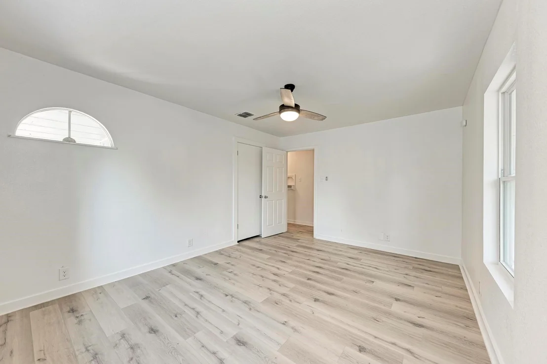 Photo of 718 Barbara DR