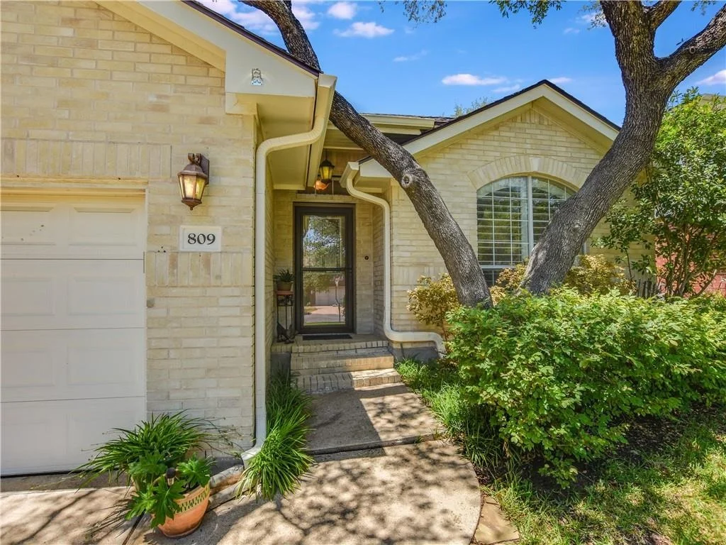Photo of 809 Hilltop DR