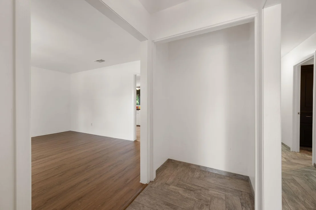 Photo of 1400 Summit CIR