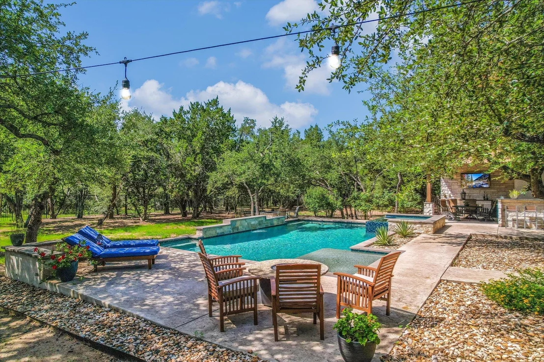 Photo of 465 Lloyd LN