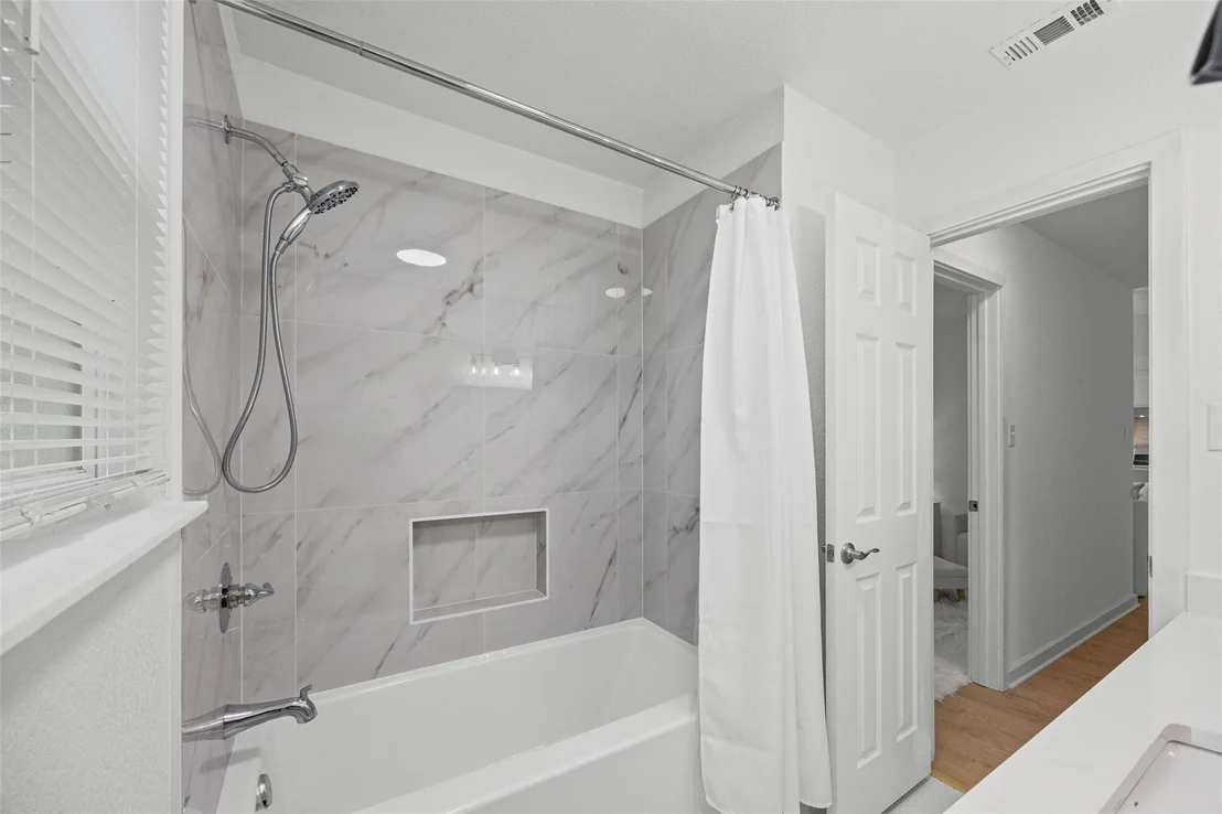 Photo of 5500 Stuart CIR