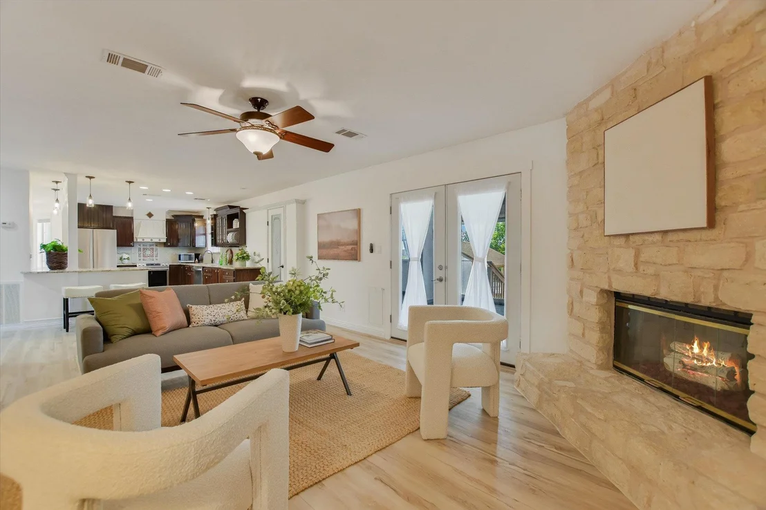 Photo of 131 High Gabriel DR
