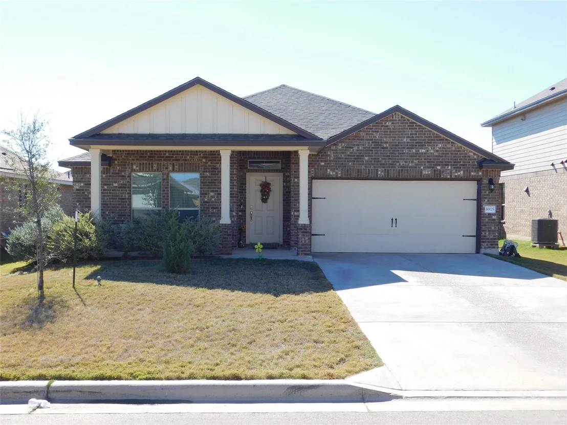 Photo of 8915 Hidden Oaks DR