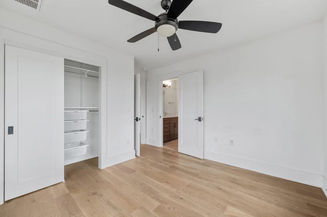 Photo of 5000 Baker ST