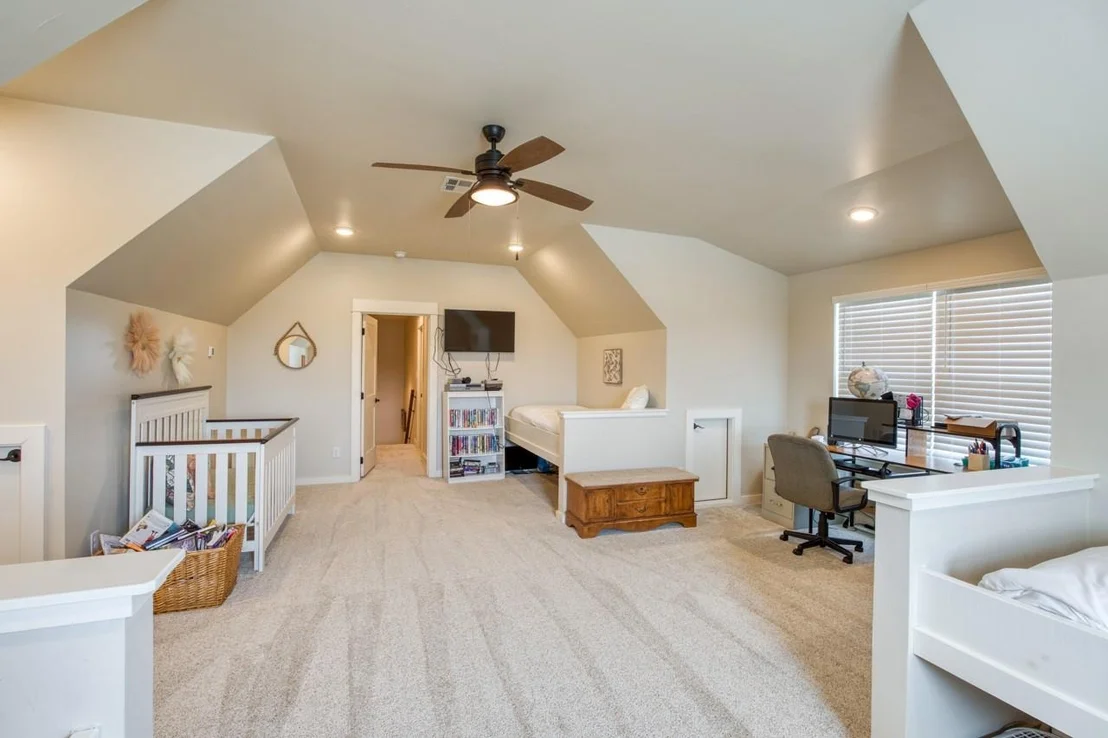 Photo of 104 Schoolhouse LN