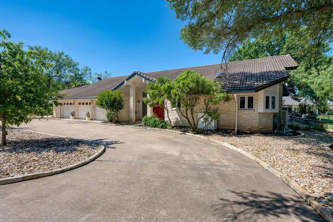 Photo of 2704 Aurora