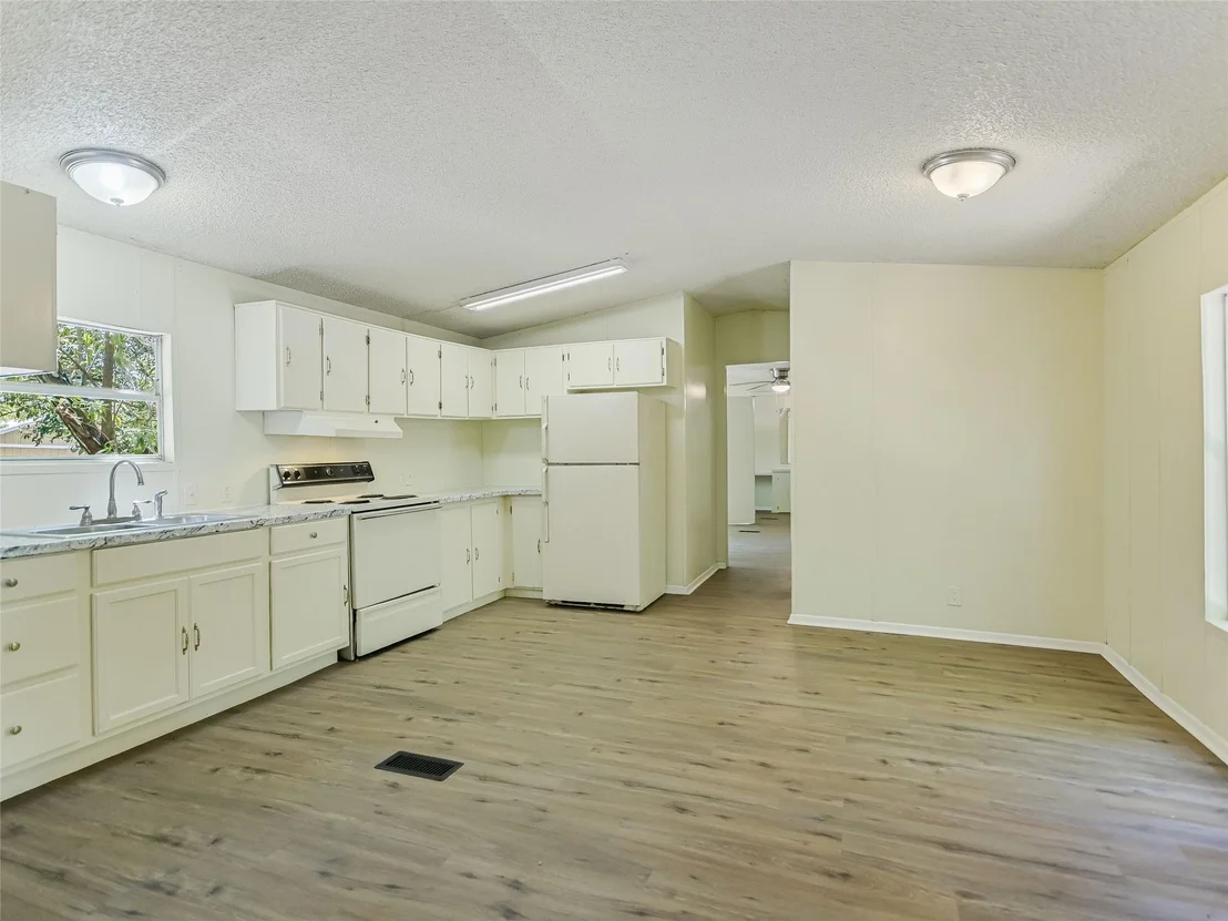 Photo of 12965 River RD